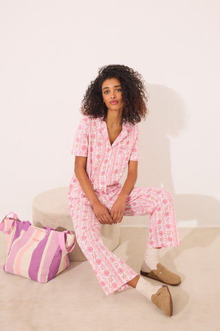 Set de Pijama 2 Piezas con Estampado Floral.