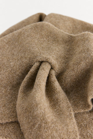 Bufanda Triangular con Logo