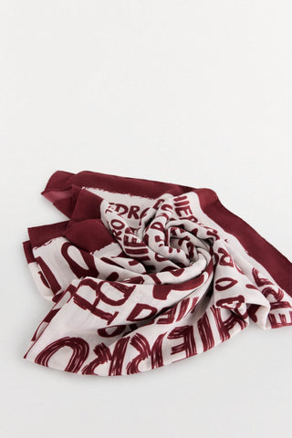 Bufanda con Estampado Logos