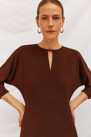 Vestido Midi con Detalle Abertura