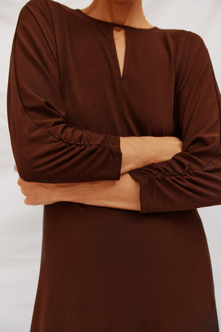 Vestido Midi con Detalle Abertura