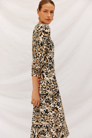 Vestido Midi con Detalle Abertura