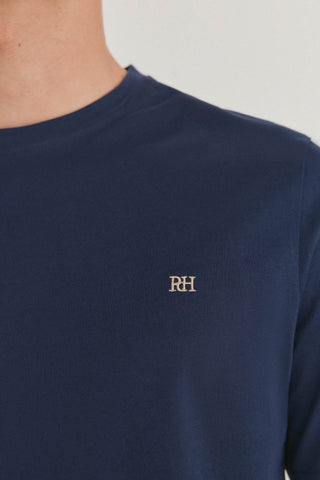 Camiseta Básica con Logo Bordado