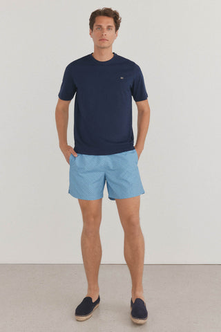 Camiseta Básica con Logo Bordado