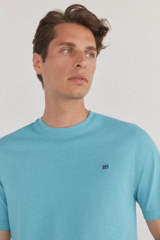 Camiseta Básica con Logo Bordado