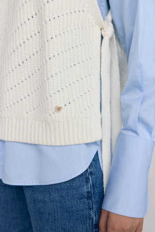 Chaleco Cuello Alto con Detalle Lazada