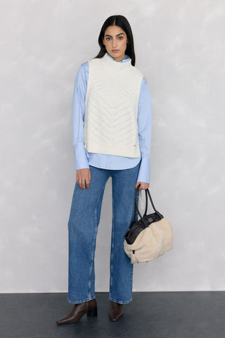 Chaleco Cuello Alto con Detalle Lazada