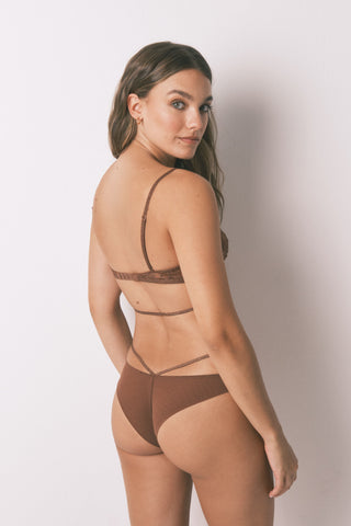 Sujetador Triangular con Detalle Encaje