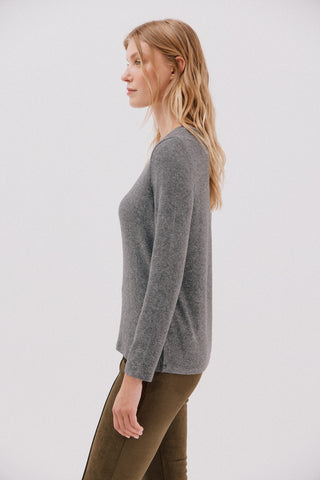 Camiseta Básica Manga Larga Cuello V