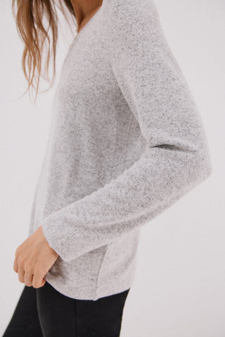 Camiseta Básica Manga Larga Cuello V