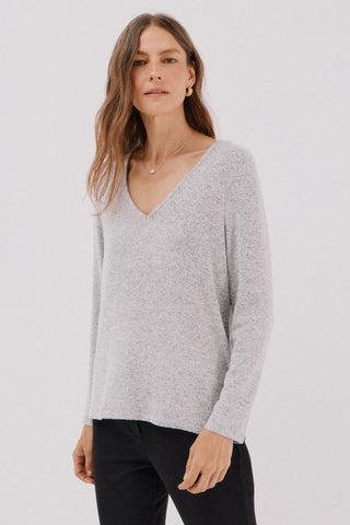 Camiseta Básica Manga Larga Cuello V