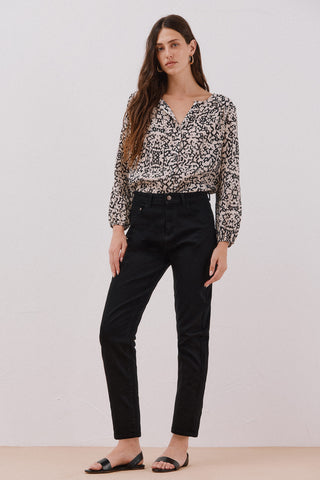Blusa Cuello Redondo con Detalle Fruncido