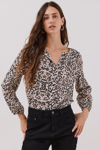 Blusa Cuello Redondo con Detalle Fruncido