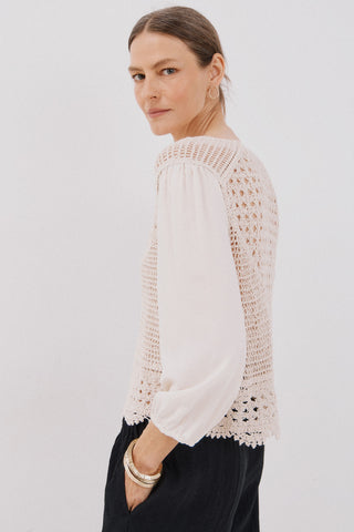 Blusa Manga Larga con Crochet.