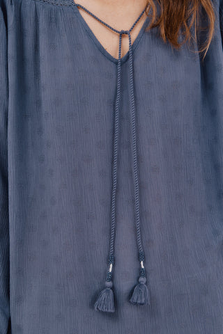 Blusa Manga Larga con Detalle Borla