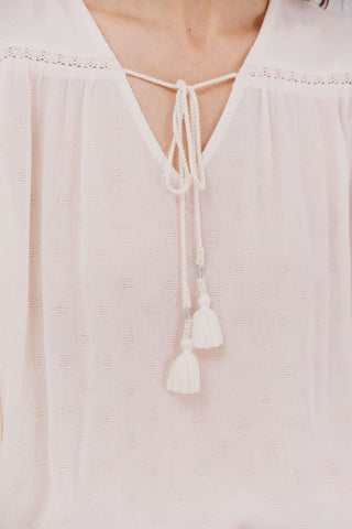Blusa Manga Larga con Detalle Borla