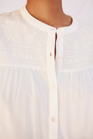 Blusa Manga Larga con Detalle Bordado