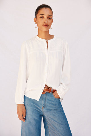 Blusa Manga Larga con Detalle Bordado