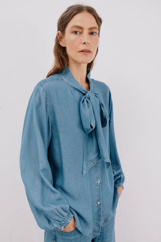 Camisa Denim con Detalle Lazo