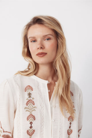 4.T.M.Blusa Bordada.