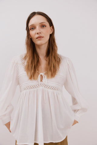 Blusa Manga Larga con Detalle de Lazo