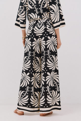 Pantalón Ancho con Estampado Floral.