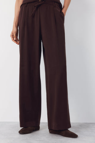 4.T.M.TOTAL LOOK MARRON.