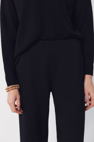 Pantalón Ancho de Punto Detalle Pinzas