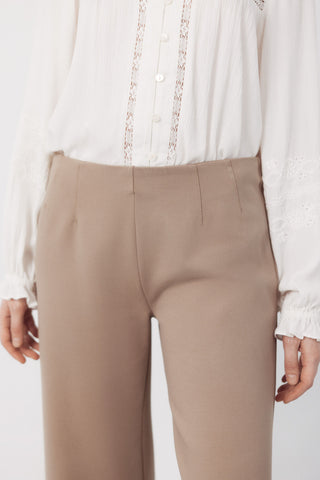 Pantalón Ancho de Punto Detalle Pinzas