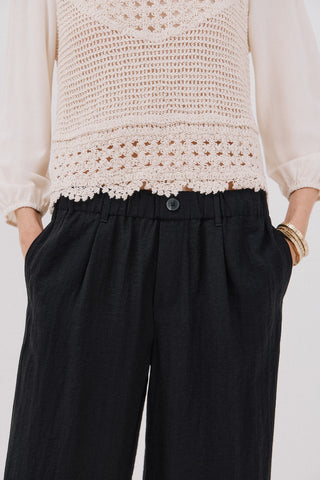 Pantalón Ancho con Cintura Elástica.