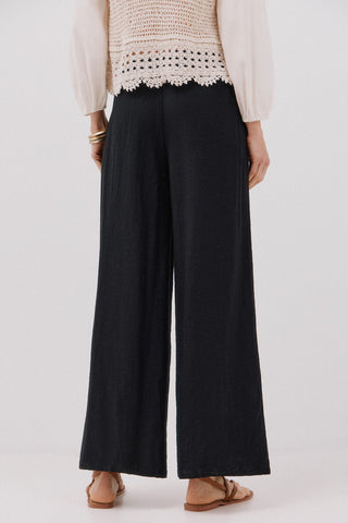 Pantalón Ancho con Cintura Elástica.