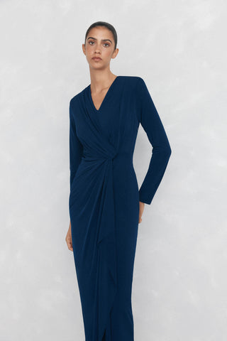 Vestido Ajustado con Detalle Fruncido