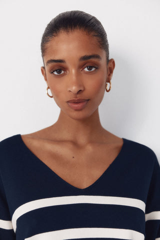 Sudadera Escote Pico con Detalle Aberturas