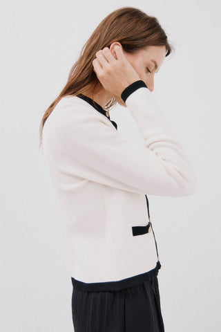 Chaqueta de Punto con Detalles Acanalados