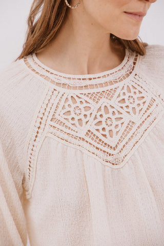 Blusa Manga Larga con Detalle Crochet