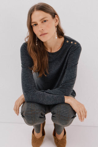 Camiseta Manga Larga con Detalle Botones