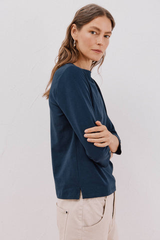 Camiseta Básica Cuello Barco de Algodón