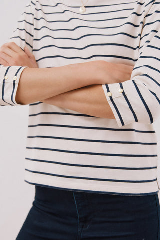 Camiseta Básica Cuello Barco de Algodón