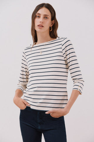 Camiseta Básica Cuello Barco de Algodón