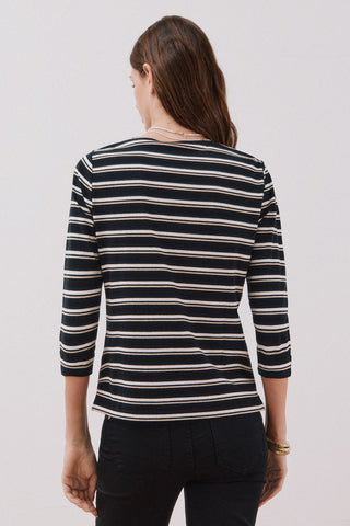 Camiseta Básica Cuello Barco de Algodón