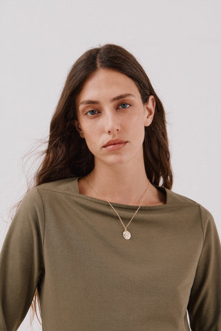 Camiseta Básica Cuello Barco de Algodón