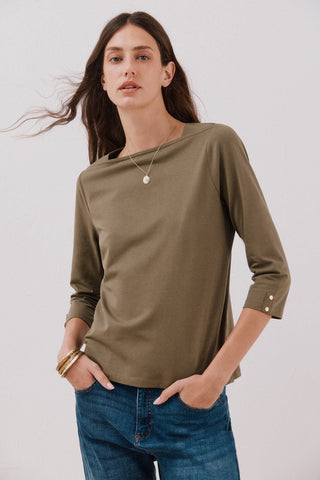 Camiseta Básica Cuello Barco de Algodón