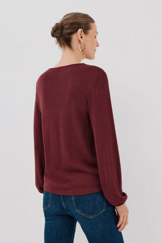 Camiseta Manga Larga con Escote Pico