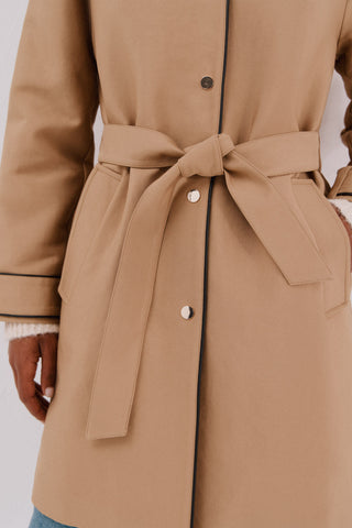 Gabardina Larga con Capucha Desmontable