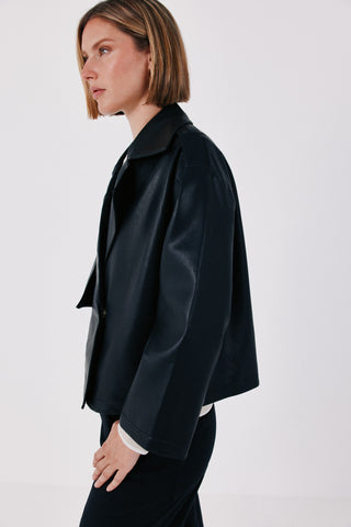 3.M.T.Trench Short Pu  Moda.