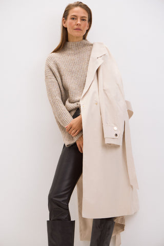 Gabardina Larga con Bolsillos