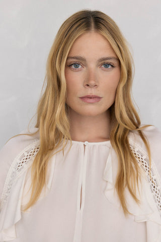 Camisa Manga Larga con Detalle Volantes