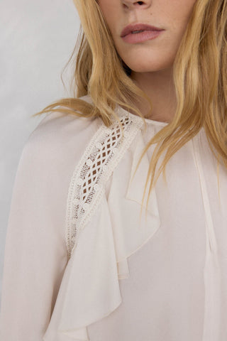 Camisa Manga Larga con Detalle Volantes