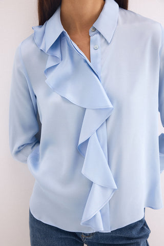 E. Camisa M/L Satinada Volante.
