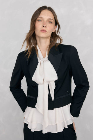 Blazer Corta con Tejido Satinado